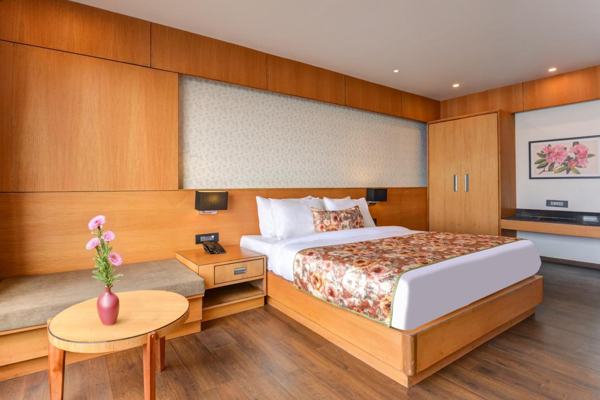 Summit Montana Suites & Spa At Mall Darjeeling  Exterior foto